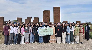 65 ilden bin 600 öğrenci Cumhurbaşkanlığı Külliyesi'nde ağırlandı