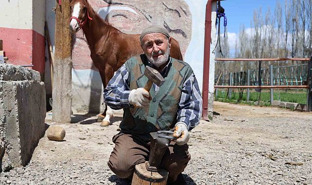 77 yaşındaki son nalbant ustası, 63 yıldır mesleğini sürdürüyor