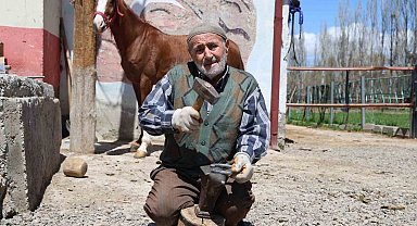 77 yaşındaki son nalbant ustası, 63 yıldır mesleğini sürdürüyor