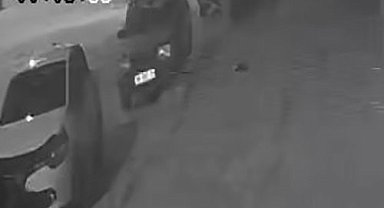 8 kişinin yaralandığı silahlı saldırı anı güvenlik kameralarına yansıdı