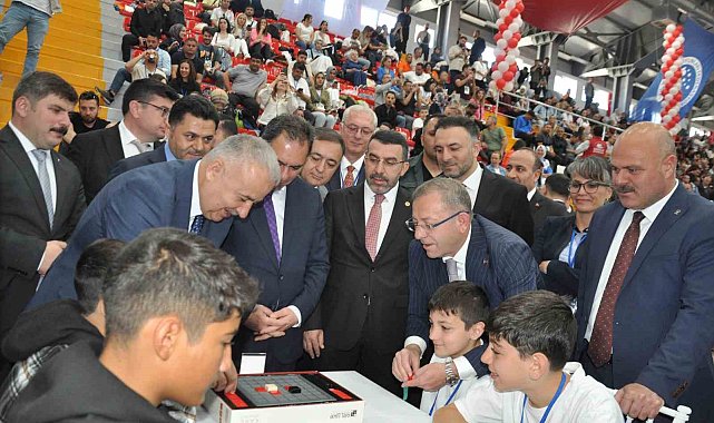 81 ilin şampiyonları Kars'ta ter döküyor
