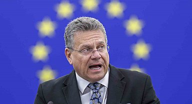 AB'den Trump'a: "AB-ABD ticareti tehditlerle değil, karşılıklı saygıyla yönlendirilmelidir"