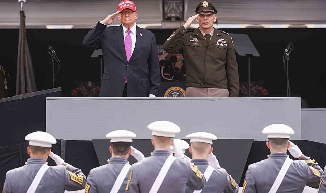 ABD Başkanı Trump: "Dünyanın şimdiye kadar gördüğü en güçlü ordusunu ben inşa ettim"