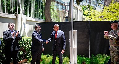 ABD bayrağı, Şam Büyükelçiliğinde 13 yıl sonra göndere çekildi