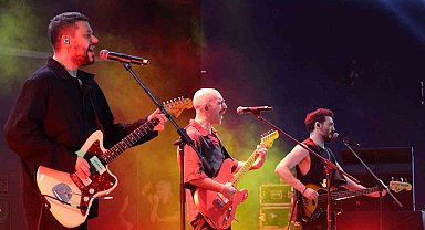 Adamlar söyledi, İzmir Ekonomi coştu