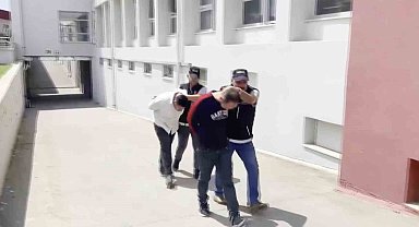 Adana'da kilolarca esrar, bonzai ve binlerce hap ele geçirildi: 55 tutuklama
