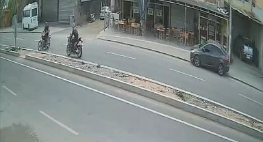 Adana'da trafik kazasında inanılmaz kurtuluş