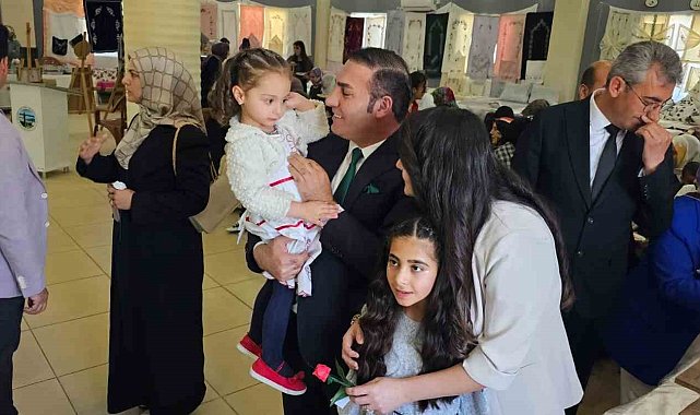 Adilcevaz'da yılsonu sergisi büyük ilgi gördü