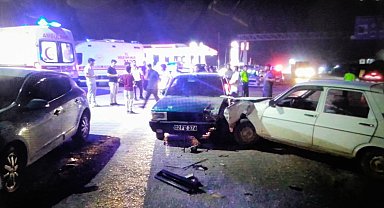 Adıyaman'da, iki otomobil çarpıştı: 5 yaralı