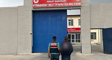 Afyonkarahisar'da hırsızlık suçundan aranan şahıs yakalandı