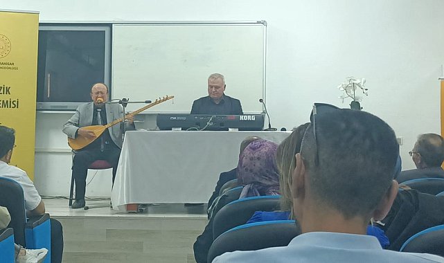Afyonkarahisar'da Yerel Sanatçı Nevzat Altındağ öğretmenlerle buluştu