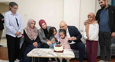 Ağrı Valisi Koç'tan özel gereksinimli Ebrar'a doğum günü sürprizi