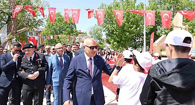 Ağrı'da 19 Mayıs, kortej yürüyüşü ve sportif etkinliklerle kutlandı