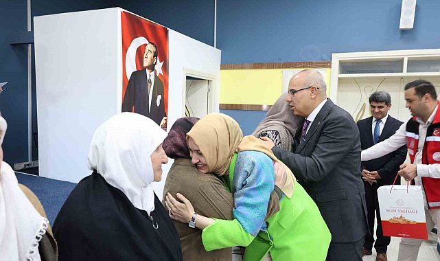 Ağrı'da Anneler Günü'ne özel anlamlı söyleşi programı düzenlendi