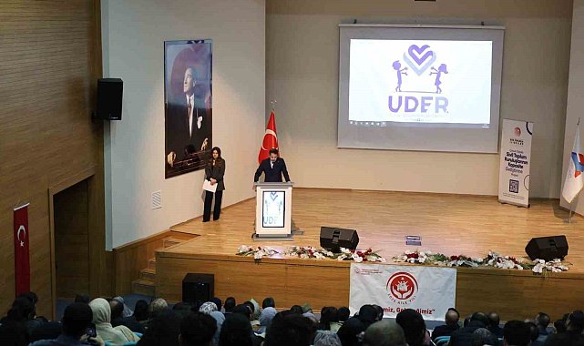 Ağrı'da "Çocuk Odaklı Sivil Toplum" konferansı