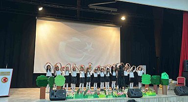 Ağrı'da "Oyunlarla Dil Öğreniyorum" projesi kapsamında renkli etkinlikler