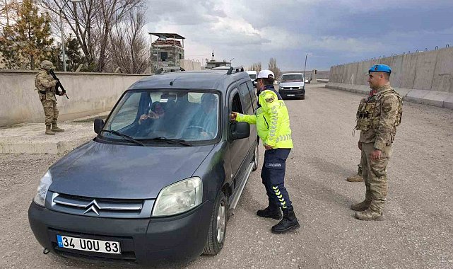 Ağrı'da trafik denetimlerinde 75 sürücüye ceza, 27 araç men edildi