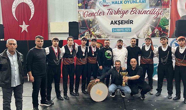 Ağrı'nın gururu Cumhuriyet Anadolu Lisesi, halk oyunlarında Türkiye şampiyonu oldu
