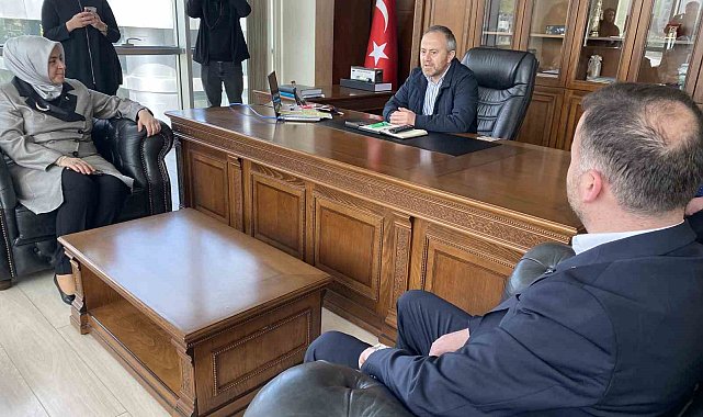 AK Parti Genel Merkez Kadın Kolları Başkanı Tuğba Işık Ercan kadın çalışanlarla bir araya geldi