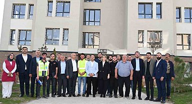 AK Parti heyeti, Doğanşehir'de deprem sonrası çalışmaları inceledi