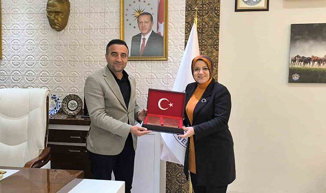 AK Partili Ayşe Sula Köseoğlu'ndan Akçadağ Belediyesi'ne ziyaret