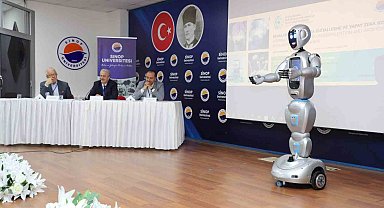 Akademisyen robot Maya, Sinop'ta konuştu