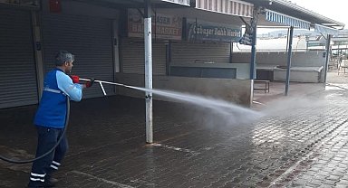 Akbük Semt Pazarı, belediye ekiplerince temizlendi