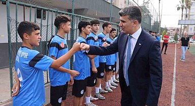 Akdeniz Belediyesi Futbol Takımı Türkiye Şampiyonasına gidiyor