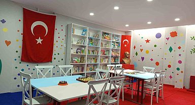 Akdenizli öğrenciler Hatay'da kütüphane kurdu