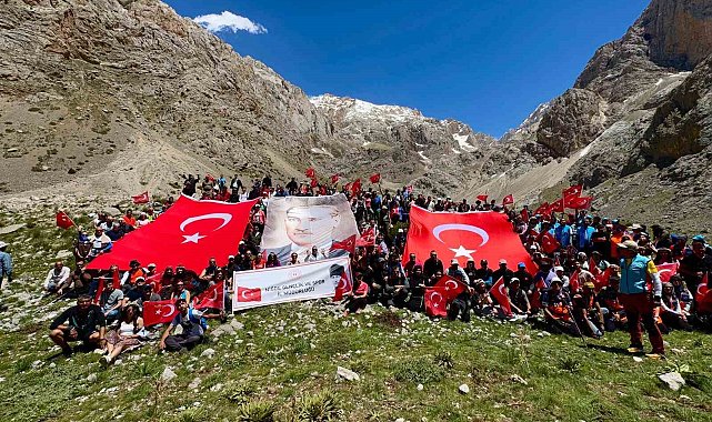 Aladağlar'da 19 Mayıs Yürüyüşü gerçekleştirildi