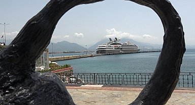 Alanya'ya kruvaziyerle 187 turist geldi