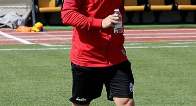 Aliağa FK'da Mertcan Açıkgöz ve Göktuğ Yılmaz imzayı attı