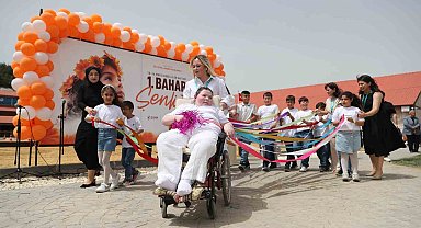 Aliağa'nın özel çocuklarından rengarenk "Bahar Şenliği"