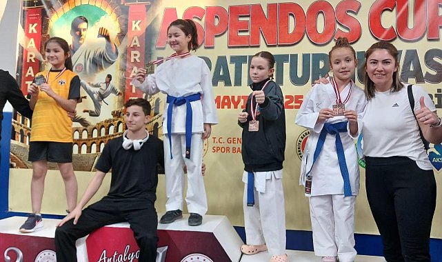 Aliağalı karateciler Aspendos Cup Karate Turnavası'nda