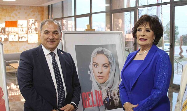 Alparslan Türkeş Bilim ve Teknoloji Üniversitesi'nde Yeşilcam gecesi: Hülya Koçyiğit gençlerle buluştu