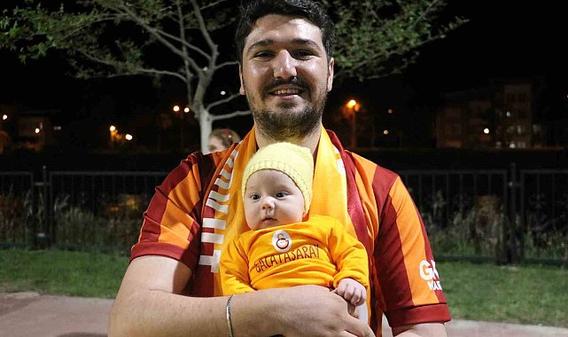 Amasya'da Galatasaraylı çift, 25. şampiyonluğu 52 günlük bebekleriyle kutladı