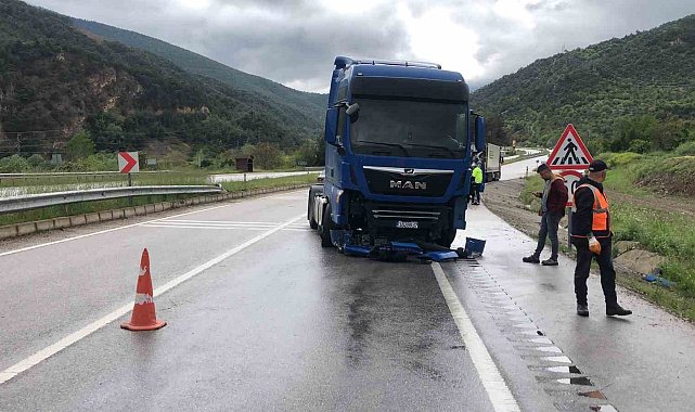 Amasya'da kontrolden çıkan tır karşı şeride geçti: 1 yaralı