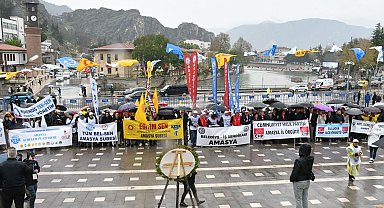 Amasya'da yağmur altında 1 Mayıs kutlaması
