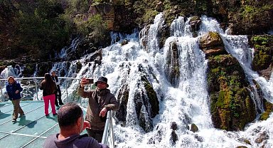 Anadolunun en etkileyici şelalelerinden Tomara Şelalesi ziyaretçilerini ağırlamaya başladı