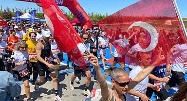 Ankara'da '19 Mayıs Yarı Maratonu ve Halk Koşusu' düzenlendi
