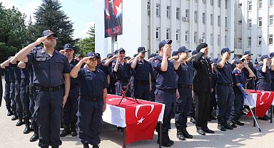Ankara'da 52 özel gereksinimli genç ettikleri yeminle bir günlüğüne asker oldu