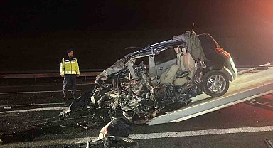 Ankara'da feci kaza... 2 otomobil kafa kafaya çarpıştı: 4 ölü, 1 yaralı