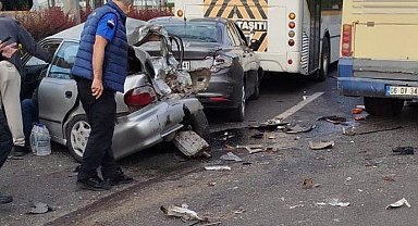 Ankara'da işçi servisi kırmızı ışıkta bekleyen araçlara çarptı: 14 yaralı