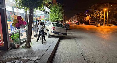 Ankara'da kontrolden çıkan otomobil markete daldı
