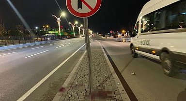 Ankara'da motosiklet trafik levhasına çarptı: 2 ölü