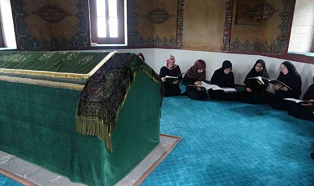 Anneler Günü Gülbahar Hatun'un huzurunda kutlandı