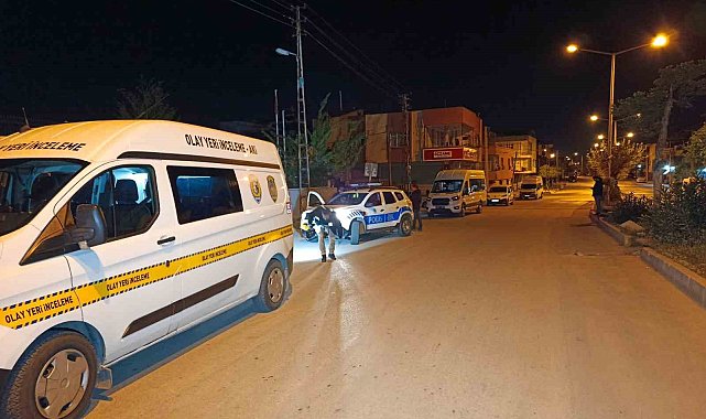 Annesi kayıp sanıyordu, arkadaşını bıçaklayıp kaçmış