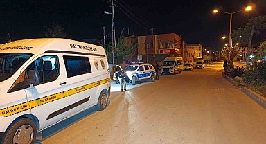 Annesi kayıp sanıyordu, arkadaşını bıçaklayıp kaçmış