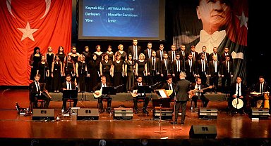 Antalya Adliyesi Türk Halk Müziği Korosu gönülleri fethetti