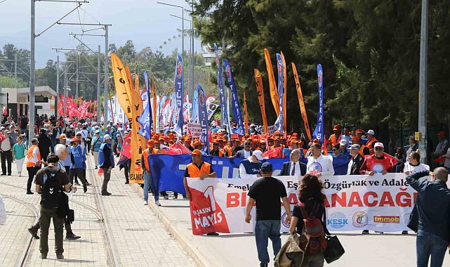 Antalya'da 1 Mayıs coşkuyla kutlandı
